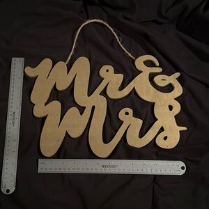 Mr. & Mrs. Gold wooden sign with string attached to hang